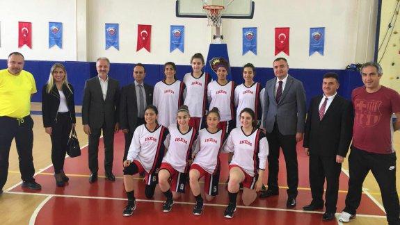 İlçemiz Özel İKEM Koleji Genç Bayan Basketbol takımı Türkiye finallerine yükseldi ve Türkiye´nin en iyi sekiz okul takımı arasına girdi.