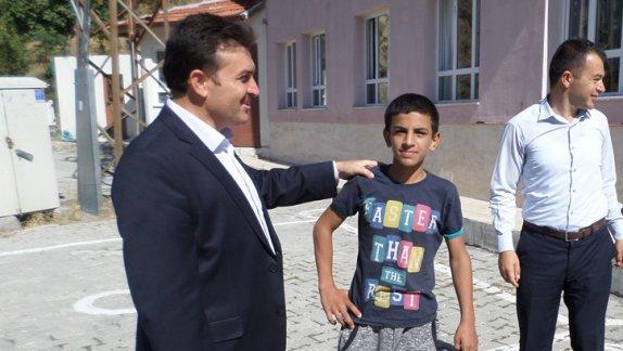 İlçe Milli Eğitim Müdürümüz Sayın Ramazan DÖNMEZ´in Işıklı Güldane Ataç İlk-ortaokuluna Ziyaretleri...
