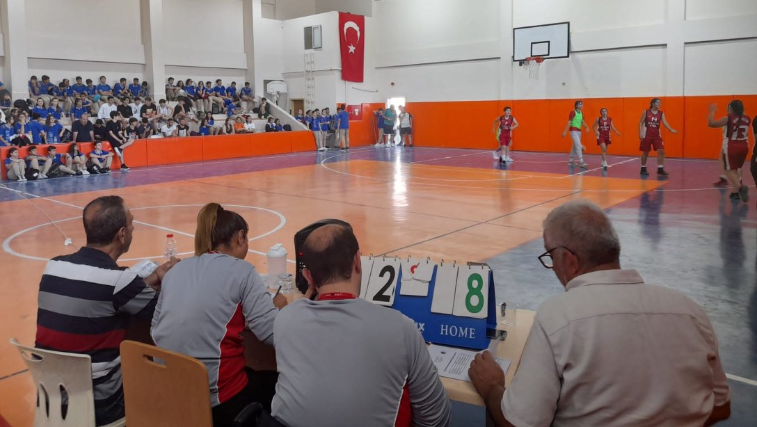 29 Ekim Etkinlikleri kapsamında Liseler Arası 3x3  Kız ve Erkekler Basketbol Turnuvası Düzenlendi.